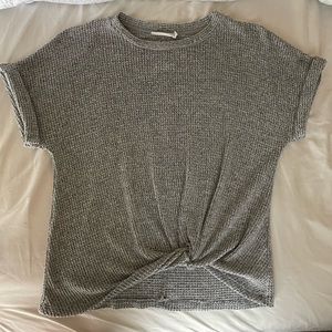 Front knot shirt sleeve shirt